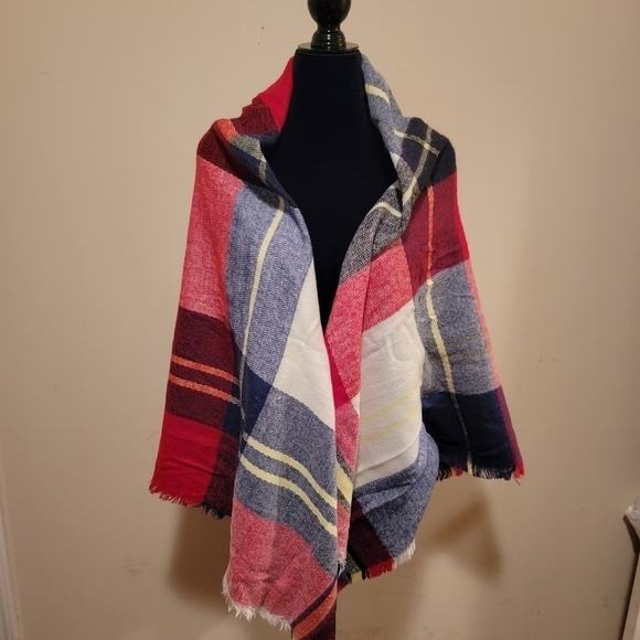 EUC Plaid Wrap / Shawl - Picture 1 of 3